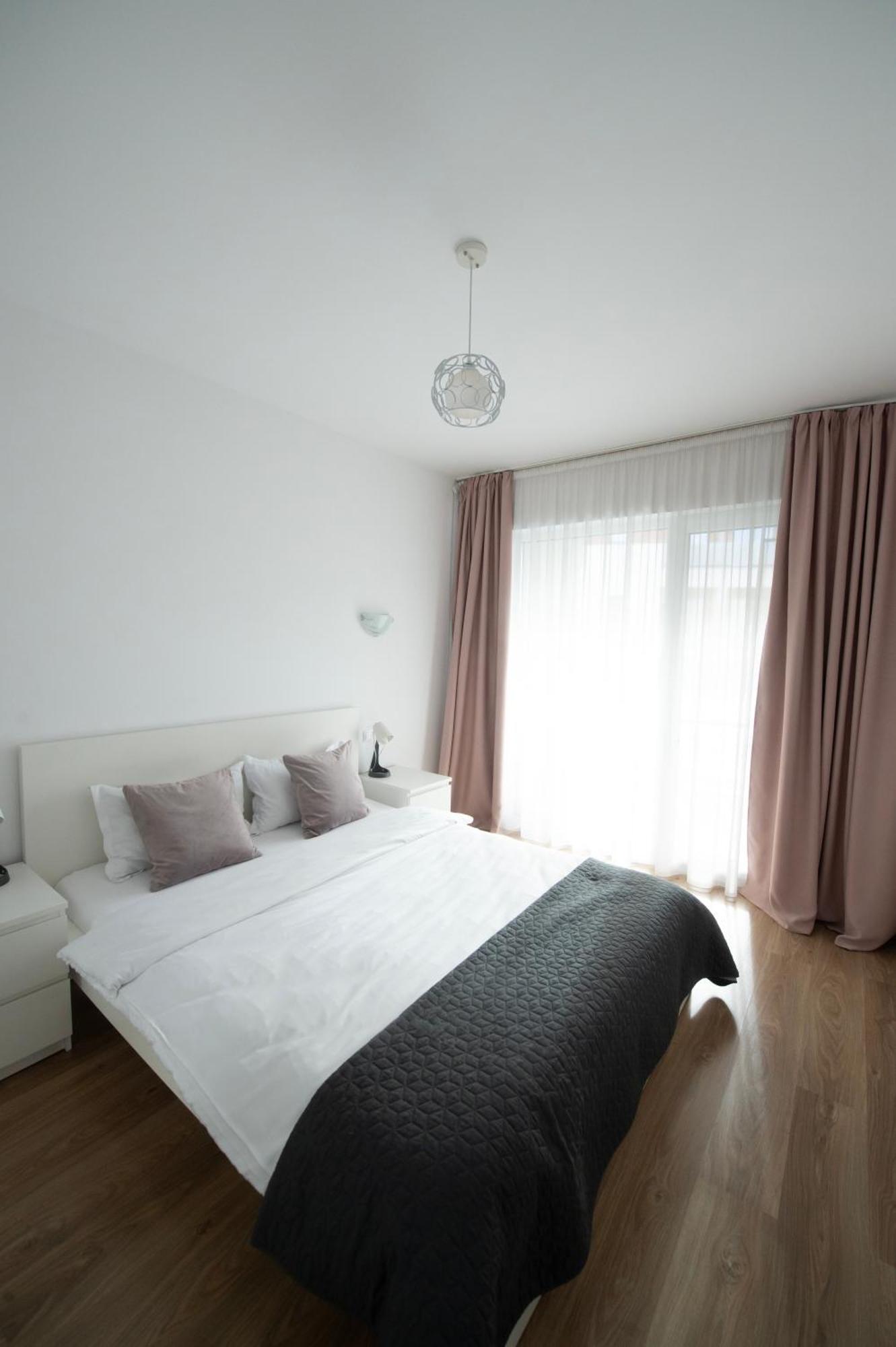 Central Residence Baia Mare Bagian luar foto